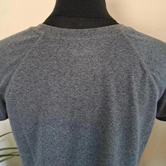 ❤ Lavon Grey Activewear Top Women's Medium Short Sleeved Crewneck - Picture 6 of 11